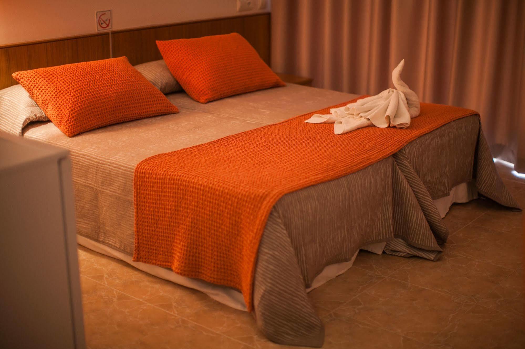 Hostal Los Pinos Es Cana Exteriér fotografie